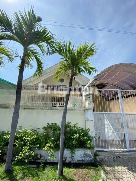 RUMAH SUTOREJO PRIMA UTARA SELANGKAH KE RAYA MULYOSARI DAN DEKAT PAKUWON CITY MALL, GALAXY MALL, MERR, DHARMAHUSADA