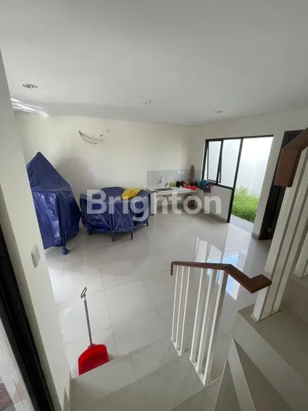 image RUMAH BARU ATTIC ROOM 3 LANTAI DI JGC CAKUNG TIMUR JAKARTA TIMUR (4)