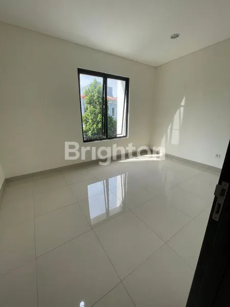 image RUMAH BARU ATTIC ROOM 3 LANTAI DI JGC CAKUNG TIMUR JAKARTA TIMUR (5)