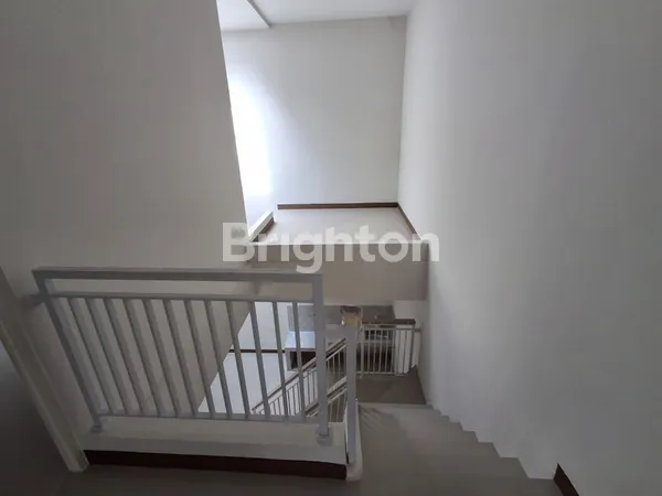 image RUMAH BARU 2 LANTAI BABATAN PILANG - WIYUNG (6)