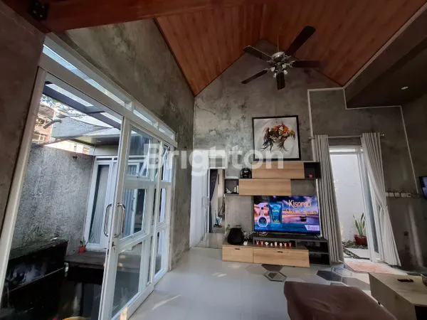 image JUAL RUMAH MEWAH PERUMAHAN SOLO BARU  (2)