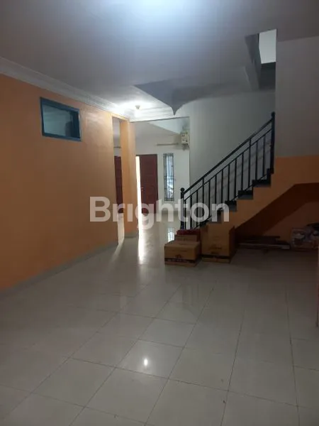 image RUMAH 2 LANTAI LT 140M² DI SENAPELAN, DEKAT MALL (2)