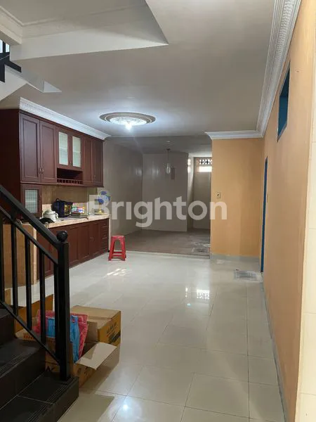 image RUMAH 2 LANTAI LT 140M² DI SENAPELAN, DEKAT MALL (1)