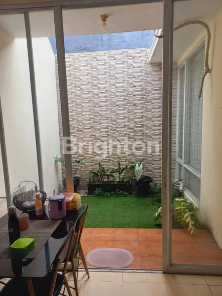 image JUAL RUMAH CANTIK DAN ASRI DILINGKUNGAN YANG AMAN DAN NYAMAN DI LOKASI STRATEGIS (5)