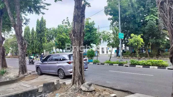 image RUMAH RAYA MENUR LOKASI STRATEGIS 0 JALAN RAYA  (2)