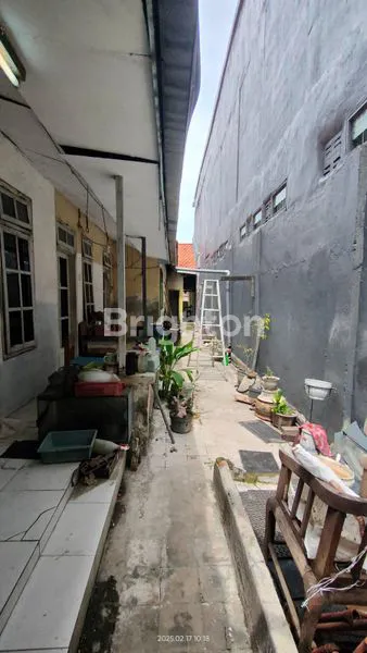 image RUMAH RAYA MENUR LOKASI STRATEGIS 0 JALAN RAYA  (6)