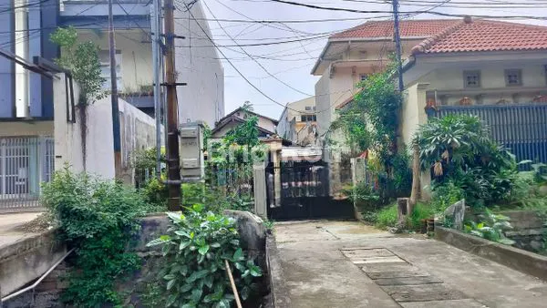 image RUMAH RAYA MENUR LOKASI STRATEGIS 0 JALAN RAYA  (1)