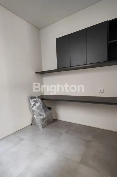 image RUMAH 2 LANTAI RAPI SIAP HUNI DEKAT MALL EASTIARA DI TANAKAYU BSD  TANGERANG (5)