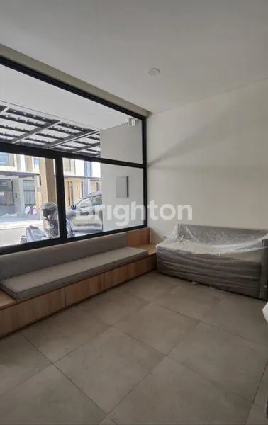 image RUMAH 2 LANTAI RAPI SIAP HUNI DEKAT MALL EASTIARA DI TANAKAYU BSD  TANGERANG (7)