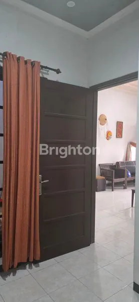 image RUMAH KETINTANG REGENCY SIAP HUNI 2 LANTAI STRATEGIS (4)