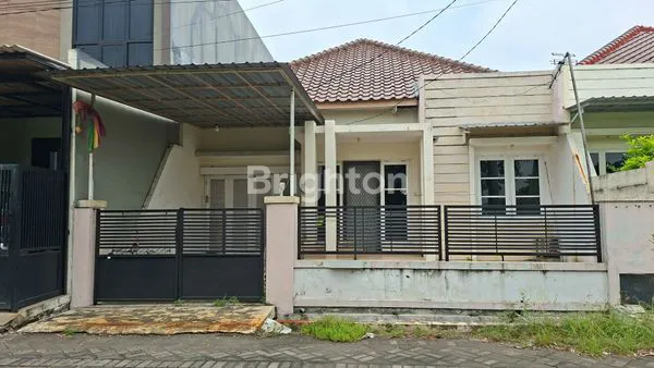image DISEWAKAN RUMAH LUAS LOKASI STRATEGIS DEKAT MERR (1)