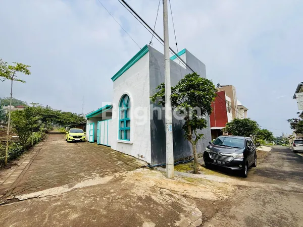 image RUMAH VILLA DIJUAL FULL FURNISHED DI JL ABDUL GHANI KOTA BATU (2)
