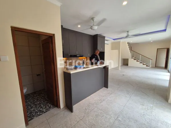 image SEWA RUMAH 2 LANTAI JANGKA PANJANG  23 TAHUN (6)