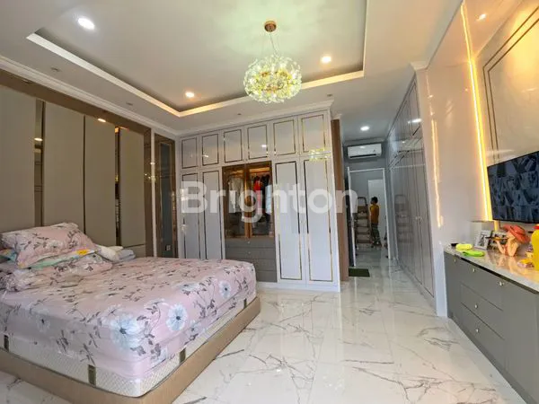 image RUMAH KAVLING POLRI 3.5 LT KOMPLEK JELAMBAR ROW 2 MOBIL JAKARTA BARAT (1)