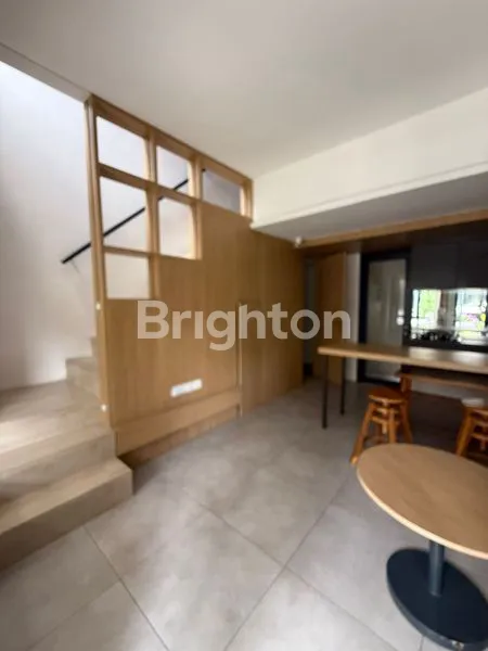 image RUMAH 2 LANTAI FURNISHED SIAP HUNI DI TABEBUYA BSD (2)