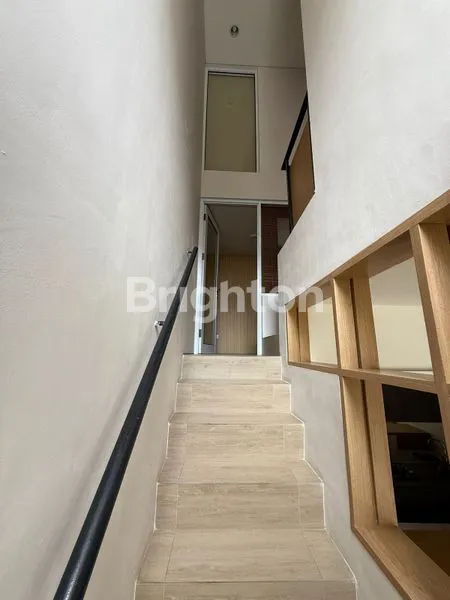 image RUMAH 2 LANTAI FURNISHED SIAP HUNI DI TABEBUYA BSD (3)