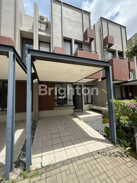 image RUMAH 2 LANTAI FURNISHED SIAP HUNI DI TABEBUYA BSD (1)