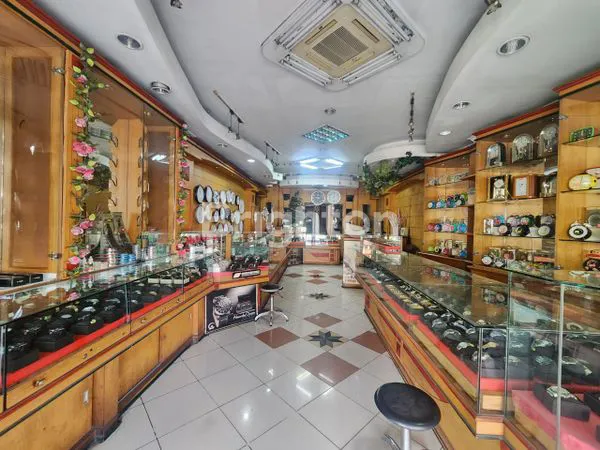 RUKO 3 LANTAI DIPINGGIR JALAN UTAMA GATSU TENGAH LOKASI STRATEGIS COCOK UNTUK SEGALA USAHA + TEMPAT TINGGAL MAUPUN PERKANTORAN