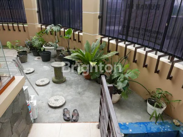 image RUMAH MEWAH 2 LANTAI FULL FURNISHED DI JL PALAGAN HANYA 1,2M (4)