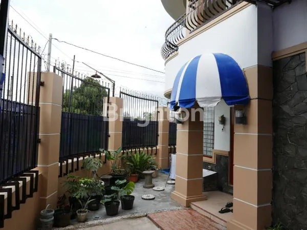 image RUMAH MEWAH 2 LANTAI FULL FURNISHED DI JL PALAGAN HANYA 1,2M (8)