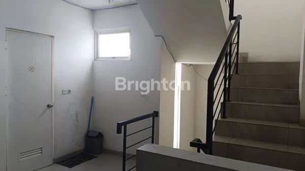 image RUKO 3 LANTAI DI AYODHYA SQUARE CIKOKOL, LT 122M² (4)