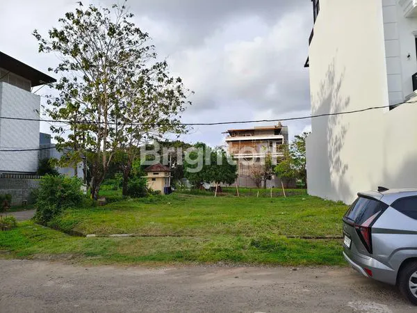 LAHAN STRATEGIS HOOK 375M² DI LINGKUNGAN EKSKLUSIF