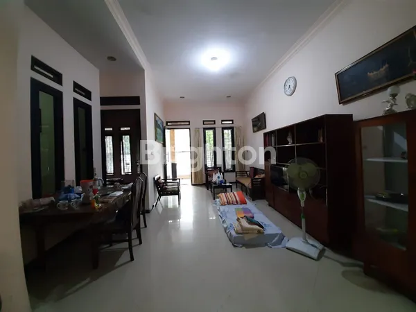 image RUMAH MODERN BERADA DI KOTA KEDIRI (4)