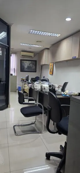 image RUKO 4 LANTAI  DI TEMPAT YANG STRATEGIS DI LEBAK BULUS (8)