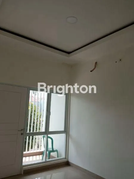 image RUMAH SIAP HUNI DI BULEVARD HIJAU, LT 81 LB 150 (5)