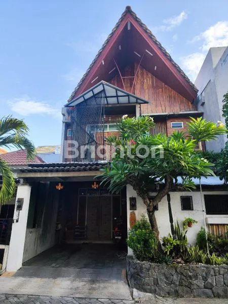 image HUNIAN MEWAH PALM SPRING SURABAYA LANGKAH BERKONSEP SETIAP KAMAR TIDURNYA  (1)