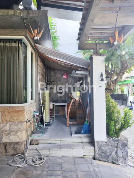 image HUNIAN MEWAH PALM SPRING SURABAYA LANGKAH BERKONSEP SETIAP KAMAR TIDURNYA  (2)