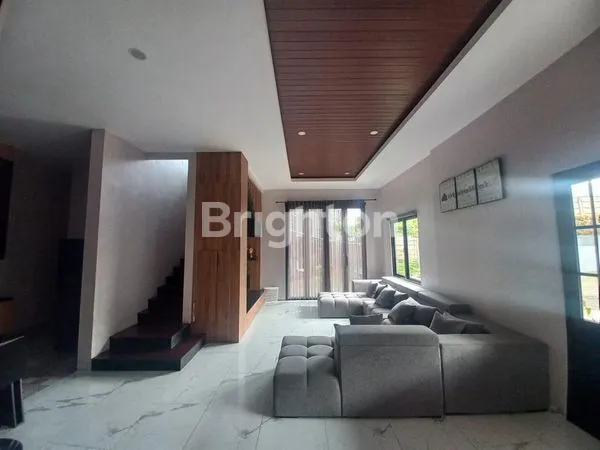 image RUMAH MEWAH 2 LANTAI DI BSD, FURNISHED LENGKAP, NEGO (1)