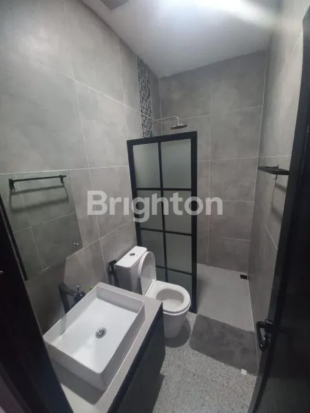 image RUMAH MEWAH 2 LANTAI DI BSD, FURNISHED LENGKAP, NEGO (6)