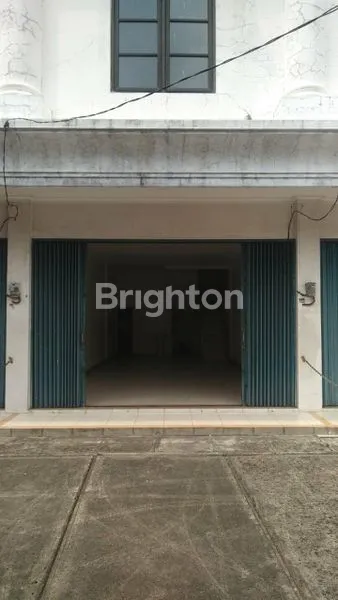 image RUKO STRATEGIS 2.5 LANTAI DI CONDET (2)