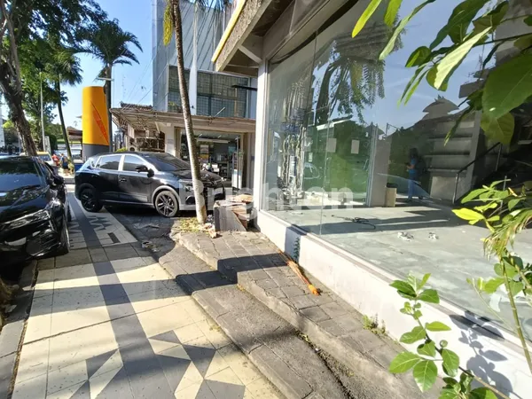 image RUKO LANTAI 2 DI SEMINYAK, KUTA (2)