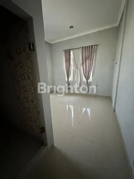 image RUMAH SIAP HUNI KOMPLEK GOLDEN JALAN SULUH MEDAN TEMBUNG (7)