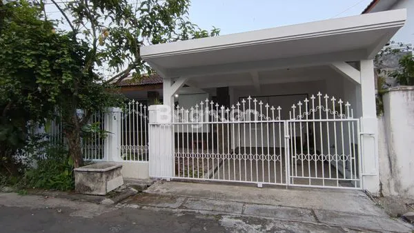 image DISEWAKAN RUMAH LUAS AREA PERUMAHAN KARANGLO INDAH BALEARJOSARI KOTA MALANG SELANGKAH KE TOL SINGOSARI (1)