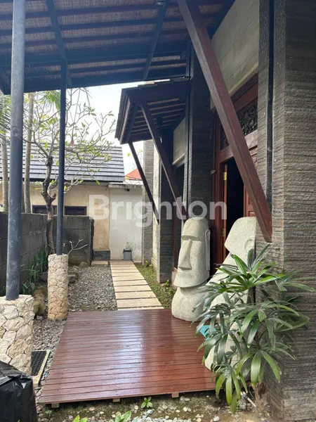 image VILLA EKSLUSIF DENGAN 3 KAMAR TIDUR DI LEGIAN KUTA (3)