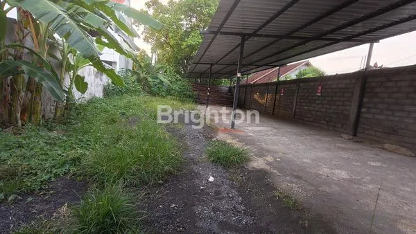image TANAH KOSONG POSISI DIPOJOK COCOK UNTUK INVESTASI,TEMPAT TINGGAL,KANTOR DLL LOKASI STRATEGIS DEKAT SUPERMARKET,SEKOLAH,RS ,COFFE SHOP DIAREA KEROBOKAN  (2)