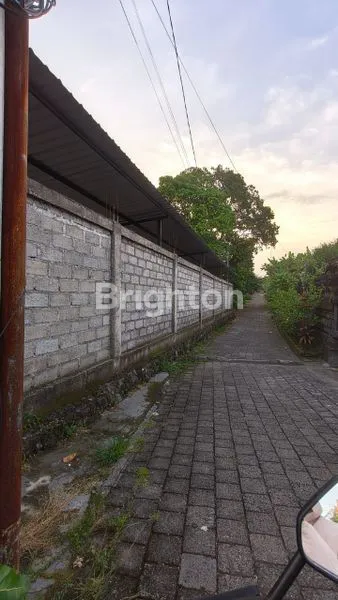 image TANAH KOSONG POSISI DIPOJOK COCOK UNTUK INVESTASI,TEMPAT TINGGAL,KANTOR DLL LOKASI STRATEGIS DEKAT SUPERMARKET,SEKOLAH,RS ,COFFE SHOP DIAREA KEROBOKAN  (5)