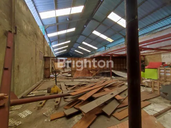 image GUDANG STRATEGIS DI PALEMBANG, LAHAN PARKIR LUAS (4)