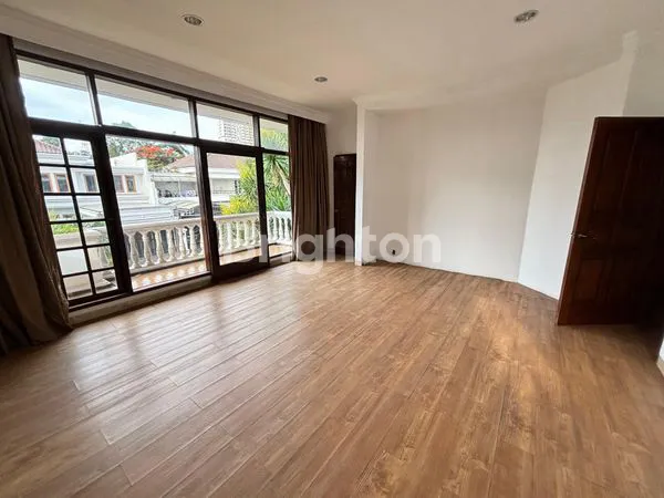 image RUMAH MEWAH 2 LANTAI PERMATA HIJAU (4)