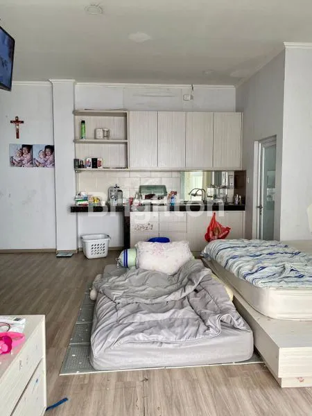 image RUMAH MEWAH 3 LANTAI DI TAMAN PALEM LESTARI – SIAP HUNI & LOKASI STRATEGIS (6)