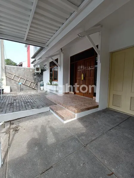 RUMAH BARU RENOVASI DI KOPO PERMAI, LUAS, TENANG & STRATEGIS