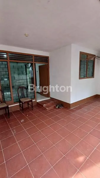 image RUMAH TAMAN COSMOS BANGUNAN 1,5LANTAI JAKARTA BARAT  (2)