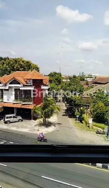 image RUKO 3 LANTAI HOOK MANAHAN KERTEN SOLO (8)