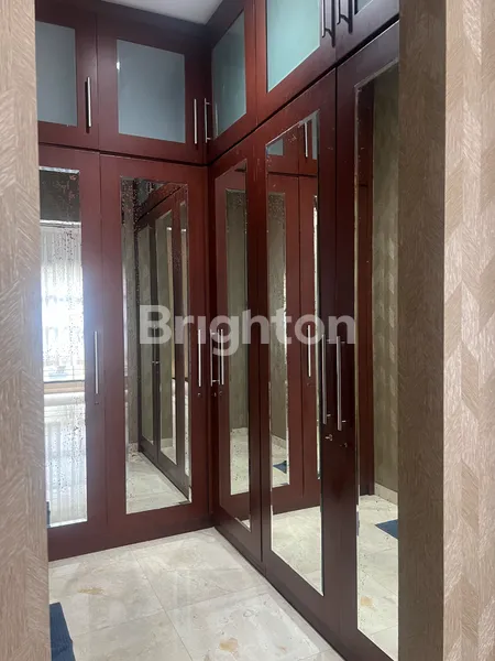 image DIJUAL CEPAT RUMAH MODERN LOKASI HOOK DI PULO MAS (4)