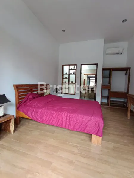 image VILLA DENGAN TAMAN KEROBOKAN (3)