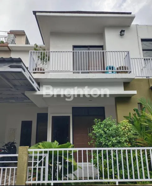 image DIJUAL RUMAH 2 LANTAI SIAP HUNI - LOKASI STRATEGIS DI DENPASAR SELATAN (1)