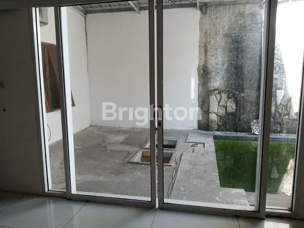 image RUMAH DALAM KOMP SIAP HUNI+S POOL, LINGK TENANG, AMAN & DEKAT FASUM DI CISARANTEN KULON ARCAMANIK (3)